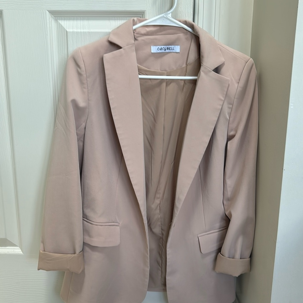 Light tan blazer. Baggy fit, size S